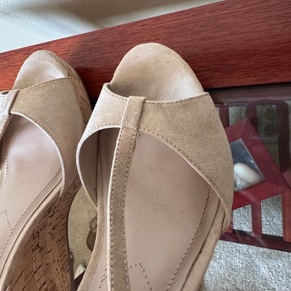 Charles David Cork Wedge Platform Sandal - Picture 7 of 9